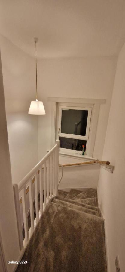 Archillects Entire Two Bedroom Comfy House - Free Parking Glasgow Kültér fotó